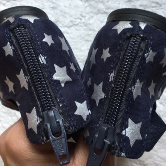 Cat & Jack like new dark blue Silver Stars slip on - Picture 5 of 11